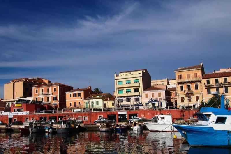 Le Scalette Bed & Breakfast La Maddalena  Exterior photo